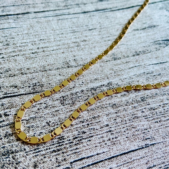 New, In box. Beautiful golden chain necklace. Adjustable length. - Picture 7 of 9